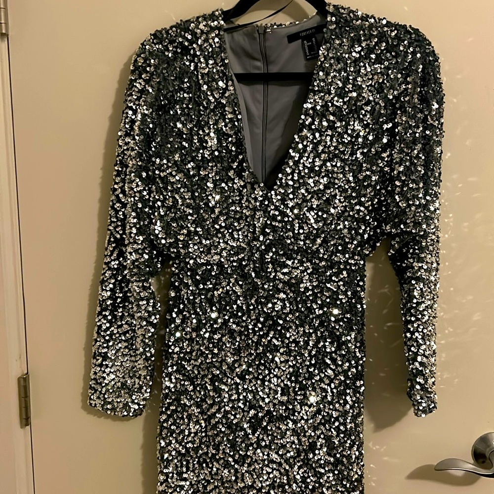 Forever21 silver sparkle dress size xs